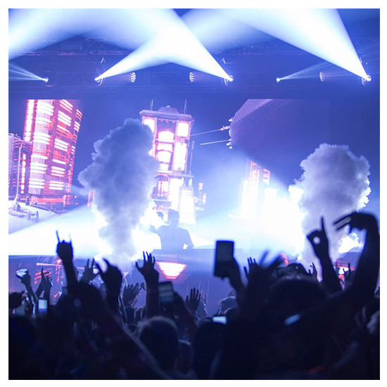 Chauvet DJ Geyser T6 Vertical Pyrotechnic-Like RGB LED Fog Machine w Carry Case